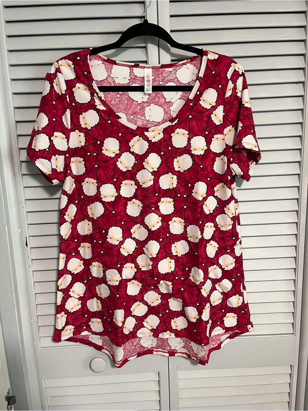 LuLaRoe Red Santa Face Short Sleeve Classic Tee